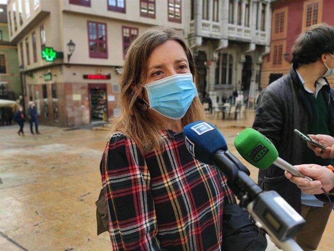 Archivo - La portavoz de Somos en el Ayuntamiento de Oviedo, Ana Taboada.