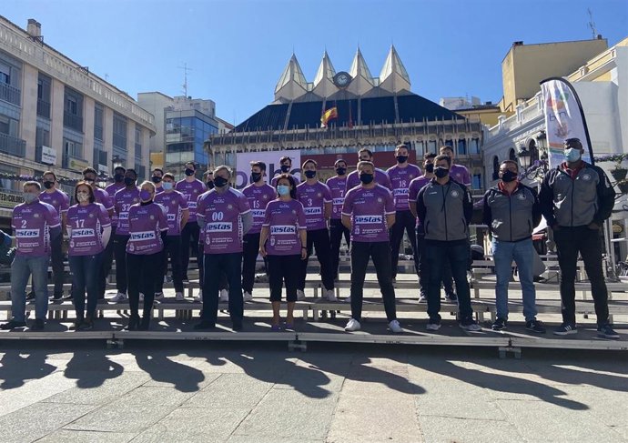 Presentación de la nueva camiseta del Club Balonmano Alarcos.