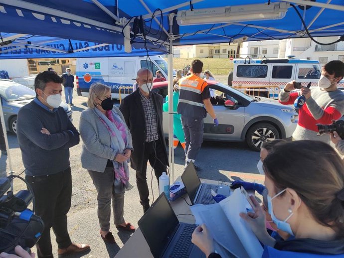 Punto de auto-vacunación en Lepe.