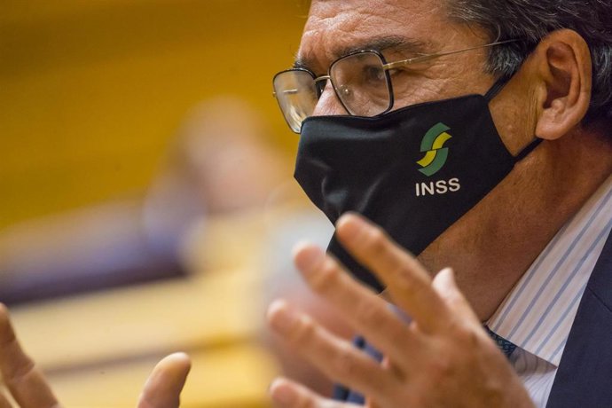 Archivo - El ministro de Inclusión, Seguridad Social y Migraciones, José Luis Escrivá, en el Senado