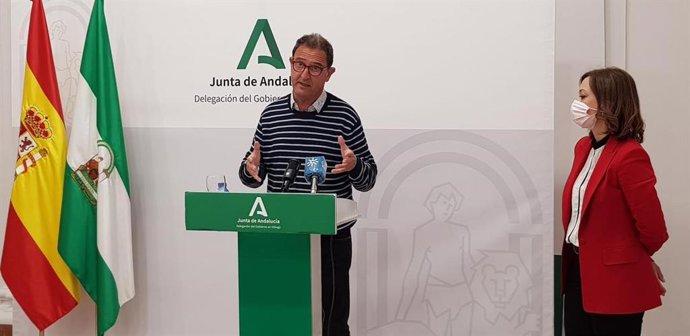 Carlos Bautista, delegado de Salud de la Junta de Andalucía en Málaga, en rueda de prensa