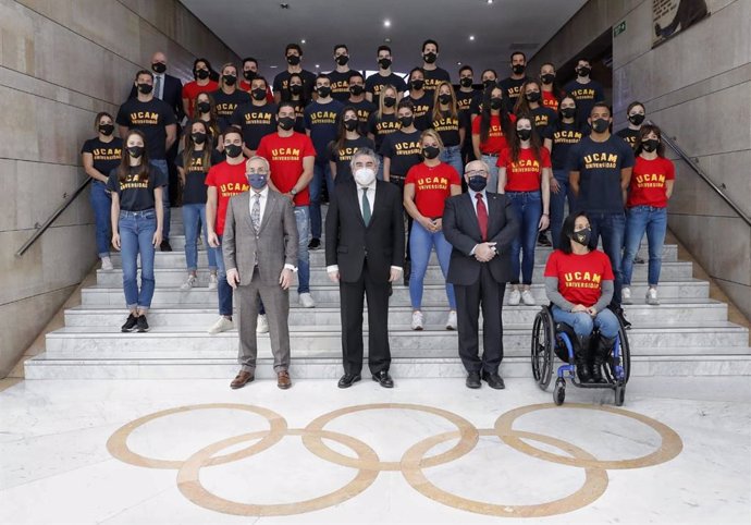 El ministro de Cultura y Deporte, José Manuel Rodríguez Uribes, presidió el acto de presentación de nuevos deportistas olímpicos becados por la UCAM.