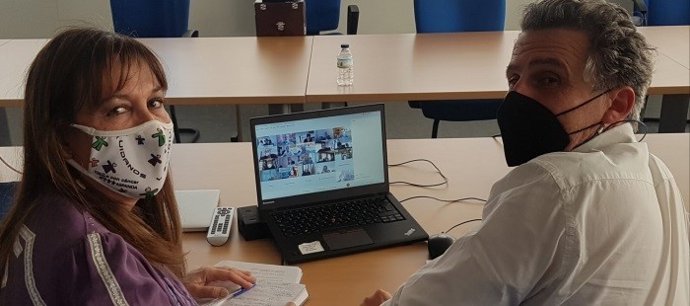 La consejera de Sanidad, Sira Repollés, y el director general de Salud Pública, Francisco Falo.