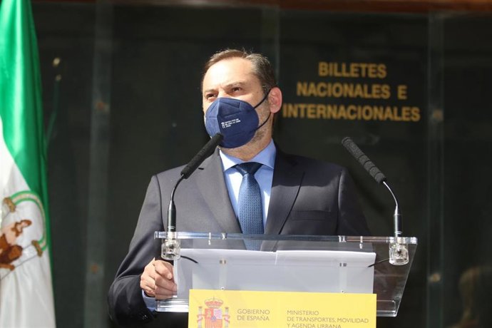 El ministro José Luis Ábalos en su visita a Almería