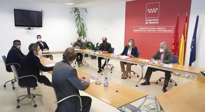 La consejera de Medio Ambiente, Ordenación del Territorio y Sostenibilidad, Paloma Martín, se reúne con la empresa Concesionaria de la estación de esquí y con la Federación Madrileña de Esquí