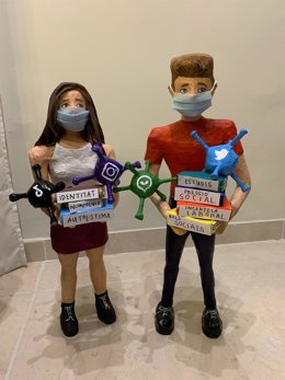 Ninot de Alberto Rozalén y Carla Gascó