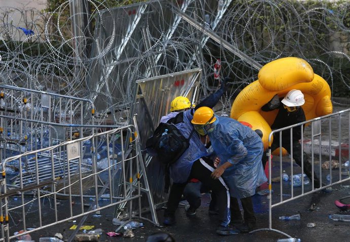 Archivo - Imagen de archivo de las protestas en Tailandia para exigir la reforma de la Constitución.