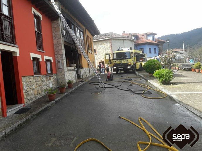 Incendio urbano en Piloña.
