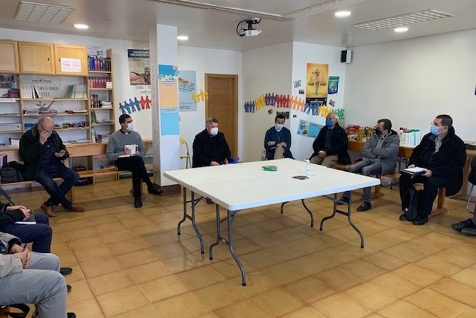 El Arzobispo de Zaragoza se reúne con los arciprestes de la zona rural.