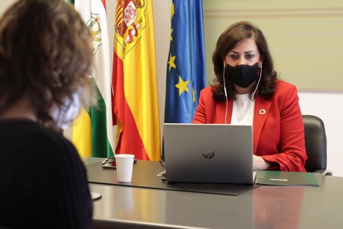 La presidenta del Gobierno de La Rioja, Concha Andreu, ha intervenido esta tarde en el Pleno del Comité de las Regiones para reclamar fondos excepcionales para el sector del vino