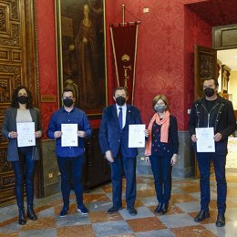 Presentación de 'Granada a debate'