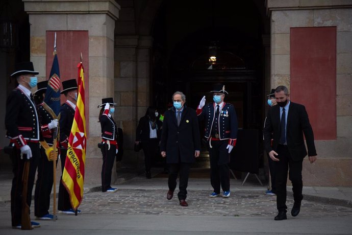 Los Mossos reciben al expresident de la Generalitat Quim Torra en las inmediaciones del Parlament de Catalunya, el día de la constitución del órgano en la XIII legislatura, en Barcelona, Catalunya, (España), a 12 de marzo de 2021. 