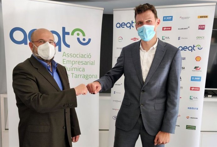 El gerent de l'empresa Katoen Natie Iberica, Geert Van Kerckhove, i el gerent de l'AEQT, Juan Pedro Díaz