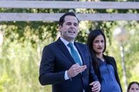 Villacís alaba la "dignidad" de Aguado por dejar paso a Bal, abogado del Estado que "no quiso obedecer a Sánchez"