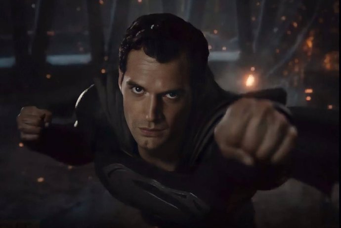 Henry Cavill es Superman en Snyder Cut Liga de la Justicia