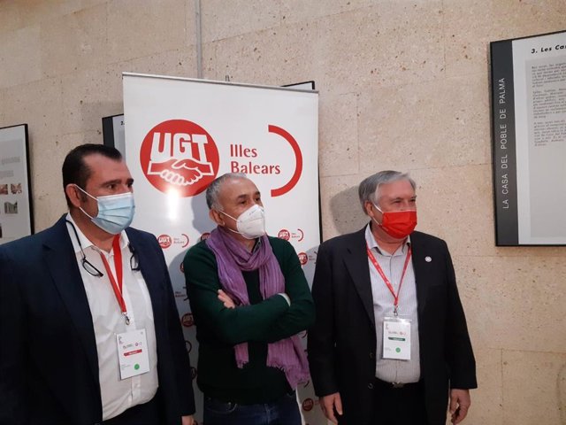 (I-D) El Candidato A Secretario General De UGT Baleares, Lorenzo Navarro, El Secretario General De UGT, José María Álvarez, Y El Secretario General De UGT Baleares, Alejandro Texías.