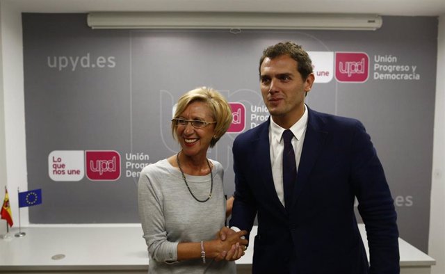Archivo - Los líderes de UPyD, Rosa Díez, y de Ciudadanos (C's), Albert Rivera, en 2014 