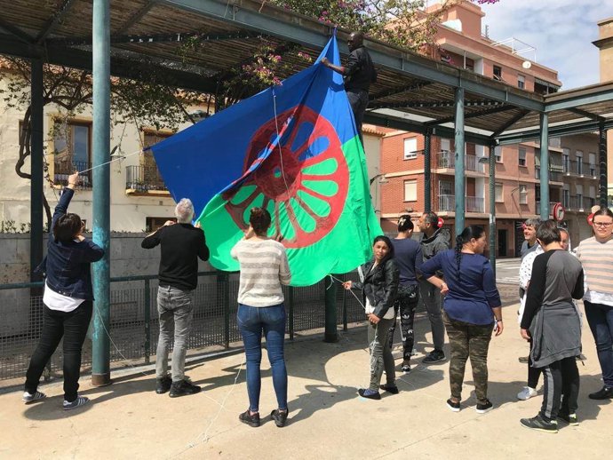 Archivo - Ndp+Fotos Bandera Poble Gitano