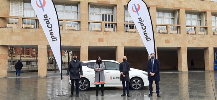 Cesión vehículo eléctrico de Ibercaja, Nissan al Ayuntamiento de Logroño