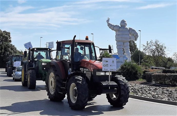 Movilización del sector agrario entrando en Jerez en protesta contra el decreto de convergencia de la PAC