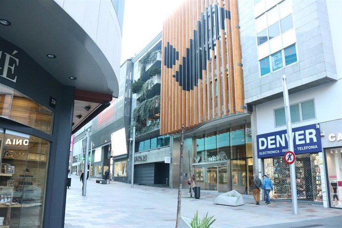 Archivo - La sede central de Vall Banc, en la avenida Carlemany de Escaldes-Engordany.