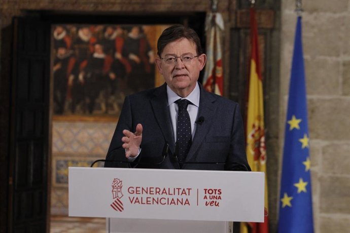 Archivo - El 'president' de la Generalitat, Ximo Puig, durante el mensaje institucional pronunciado este domingo