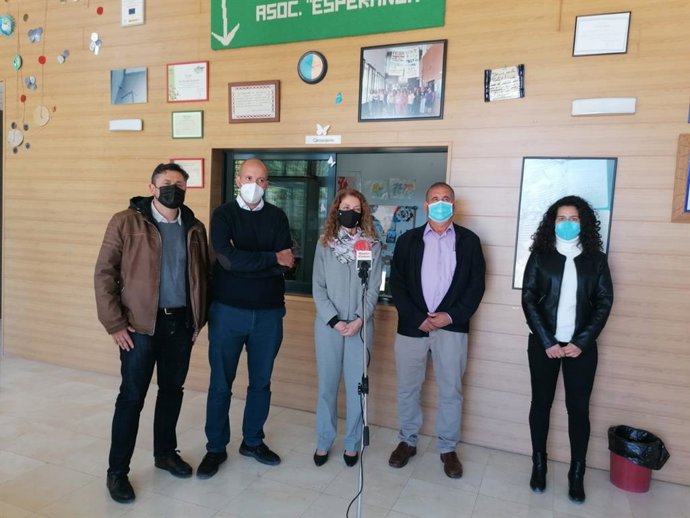 VISITA DE LA JUNTA AL IES GREGORIO SALVADOR