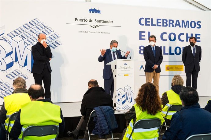 Acto de celebración del coche 8 millones en el Puerto de Santander