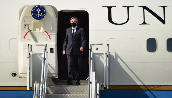 17 March 2021, South Korea, Pyeongtaek: US Secretary of State Antony Blinken arrives at South Korea's Osan Air Base in Pyeongtaek, about 70 kilometres south of Seoul, for a two-day visit for talks with Seoul officials on North Korea and the alliance. Ph
