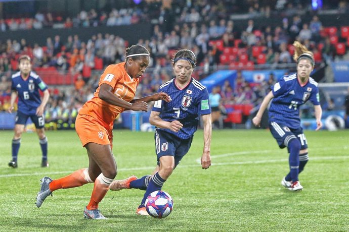 Archivo - Países Bajos y Japón en un partido del último Mundial femenino