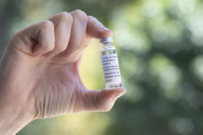 Vacuna desarrollada por la Universidad de Oxford y AstraZeneca contra el coronavirus