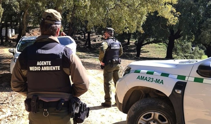 Nota De Prensa: La Junta Equipa A Agentes De Medio Ambiente Con Chalecos Antibalas Y Anticuchillos