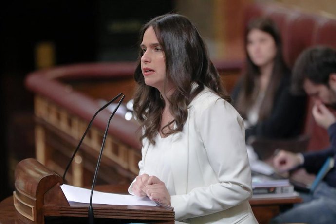 Archivo - La diputada del PP Belén Hoyo durante una sesión plenaria en el Congreso de los Diputados