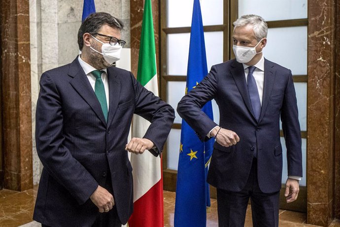 El ministro de Desarrollo italiano, Giancarlo Giorgetti, y el ministro de Finanzas francés, Bruno Le Maire, en Roma