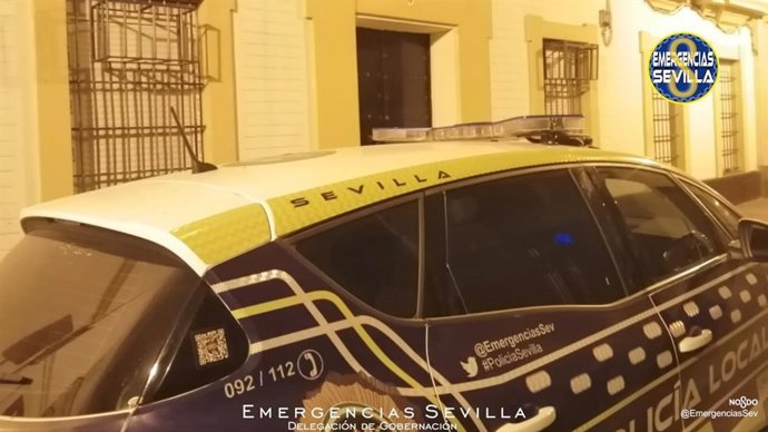 Denuncian a 25 estudiantes por hacer una fiesta en una vivienda de madrugada.