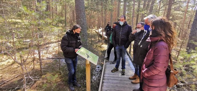 Visita inaugural de la secretria de Medi ambient i Sostenibilitat de la Generalitat de Catalunya, Marta Subir, a l'aula de la naturalesa del regufio de la Basseta, a Sant Joan de l'Erm (Lleida)