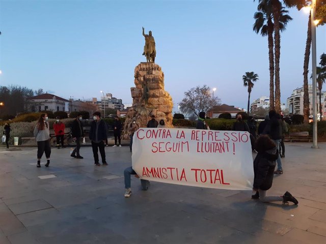 Concentración en Palma para reclamar la libertad de Pablo Hasél y de los detenidos en las protestas.