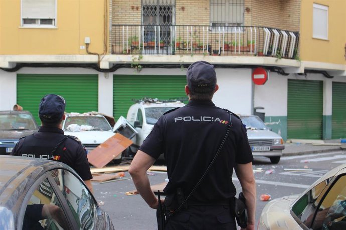 Dos agentes de Policía Nacional