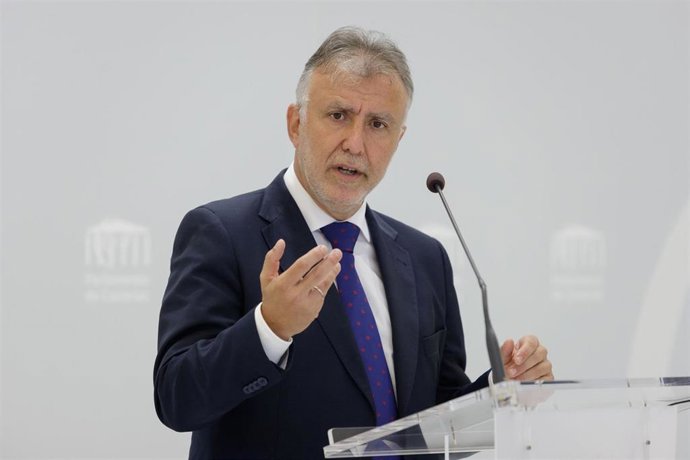 Archivo - El presidente de Canarias, Ángel Víctor Torres