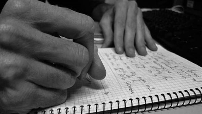 Archivo - Escribiendo