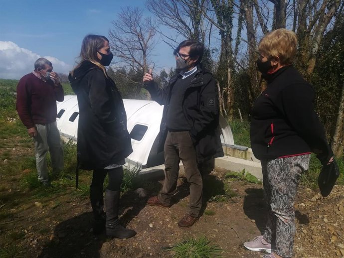 Visita de la diputada del PP Cristina Vega a Cudillero.