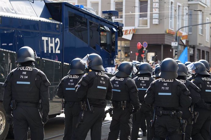 Policías antidisturbios alemanes en Kassel