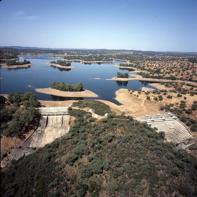 Endesa pone a punto la central hidroeléctrica de Cala en Guillena que volverá a estar operativa en abril