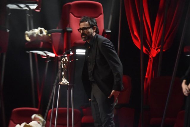 El director de 'La Vampira de Barcelona' en la gala de los Premis Gaudí