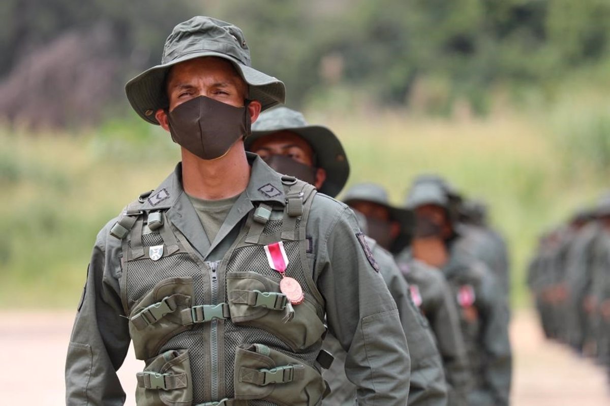 Denuncian combates entre el Ejército venezolano y las disidencias de las  FARC en la frontera