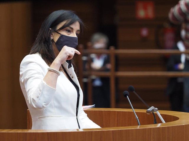 La procuradora socialista Ana Sánchez defiende a Tudanca en el debate de la moción de censura