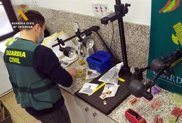 Nota De Prensa La Guardia Civil Detiene A Una Pareja Por Tres Robos En La Misma Noche