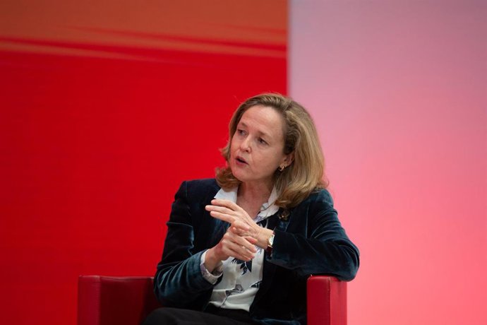 Archivo - La ministra de Asuntos Económicos y Transformación Digital, Nadia Calviño, en un encuentro digital