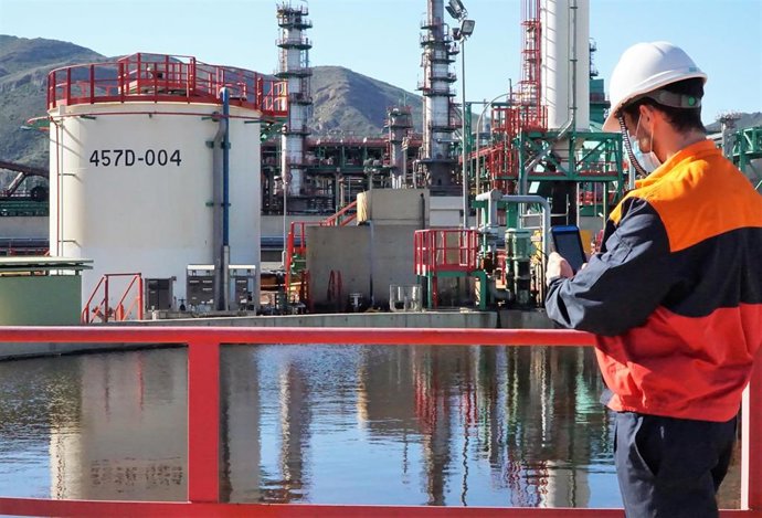 Repsol construye una planta de ultrafiltración de agua en Cartagena que aumentará su capacidad de recirculación