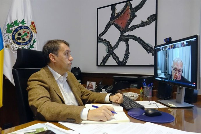 El alcalde de Santa Cruz de Tenerife, José Manuel Bermúdez, en una reunión telemática con otros nueve alcaldes para solicitar un fondo de rescate local
